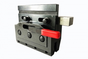 南通折彎機(jī)夾具安裝的五個要點(diǎn)